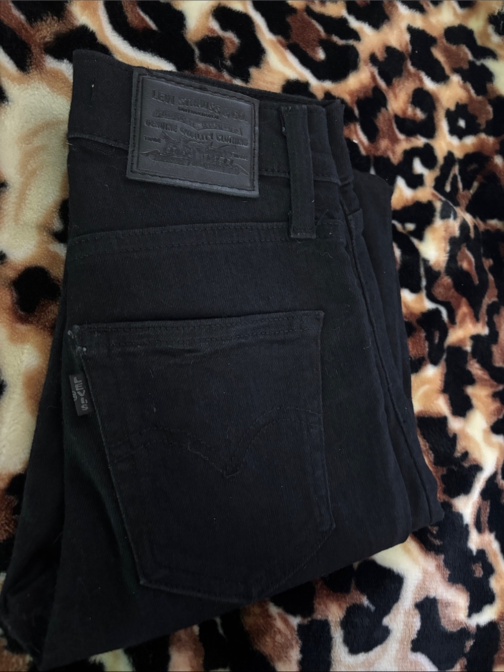 Levi's Black Denim Jeans with Signature Patch